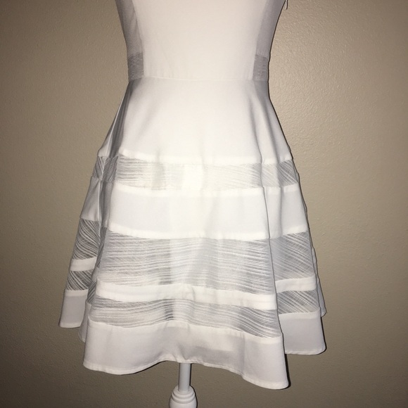 🤍💥LAST CHANCE! Lulu’s dress with cutout details - Picture 5 of 6